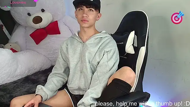 Snapshot of Niico_Cruz chatting on January 24, 2025, 6:57 am Niico Cruz online show from January 24, 2025, 6:57 am