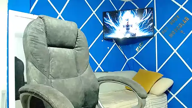 Snapshot of alexander_megan chatting on October 12, 2025, 11:28 pm alexander megan online show from October 12, 2025, 11:28 pm