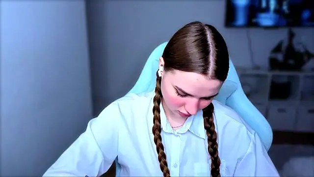 Snapshot of StellaLawless chatting on December 14, 2025, 10:43 am StellaLawless online show from December 14, 2025, 10:43 am