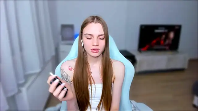 StellaLawless online show from February 19, 2025, 8:10 pm