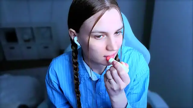 StellaLawless online show from March 28, 2026, 7:37 pm