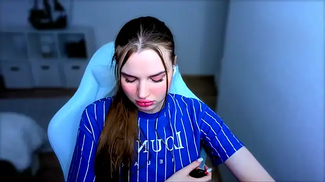 Snapshot of StellaLawless chatting on November 9, 2025, 2:21 pm StellaLawless online show from November 9, 2025, 2:21 pm