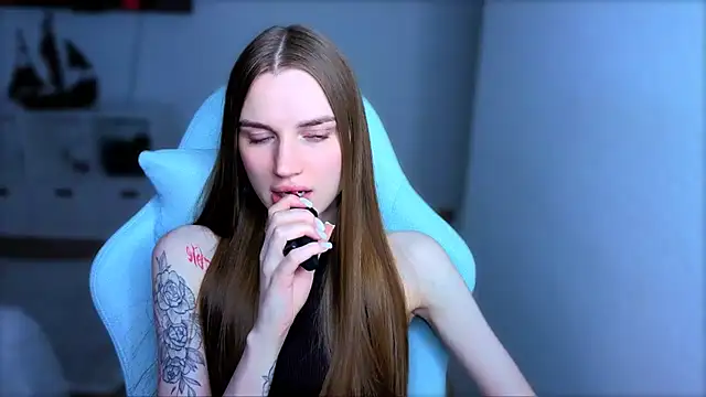 Snapshot of StellaLawless chatting on October 17, 2025, 8:32 pm StellaLawless online show from October 17, 2025, 8:32 pm