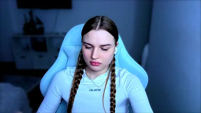 Snapshot of StellaLawless chatting on December 4, 2025, 12:15 pm StellaLawless online show from December 4, 2025, 12:15 pm