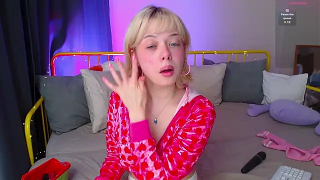 Snapshot of KatieMelone chatting on March 3, 2025, 3:22 pm KatieMelone online show from March 3, 2025, 3:22 pm