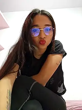 GLIANGELI online show from February 16, 2025, 8:11 pm