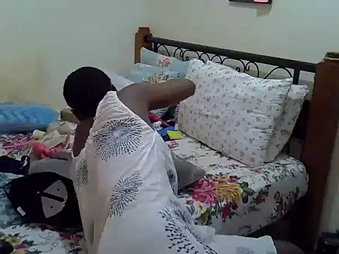 Snapshot of Sweet_Bear chatting on February 8, 2026, 6:49 pm Sweet Bear online show from February 8, 2026, 6:49 pm