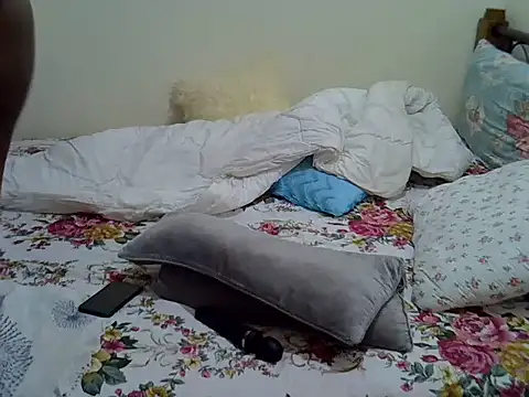 Snapshot of Sweet_Bear chatting on February 8, 2026, 3:59 am Sweet Bear online show from February 8, 2026, 3:59 am