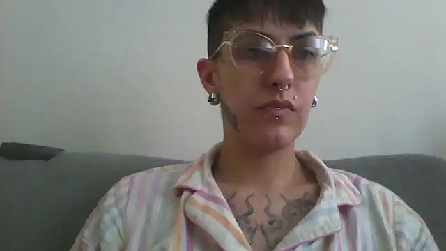 Snapshot of nickfxx chatting on October 18, 2025, 5:26 pm nickfxx online show from October 18, 2025, 5:26 pm