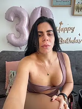 valecruz903 online show from November 7, 2025, 4:55 pm