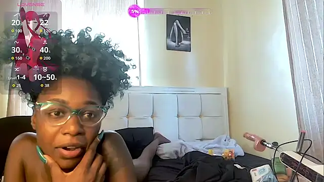 Snapshot of Lunarfreaky chatting on September 20, 2025, 4:50 am Lunarfreaky online show from September 20, 2025, 4:50 am