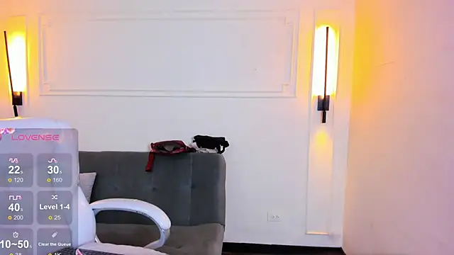 Paradise boy s online show from April 15, 2026, 7:58 pm