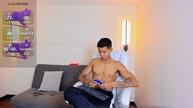 Snapshot of Paradise_boy_s chatting on February 3, 2026, 5:29 pm Paradise boy s online show from February 3, 2026, 5:29 pm