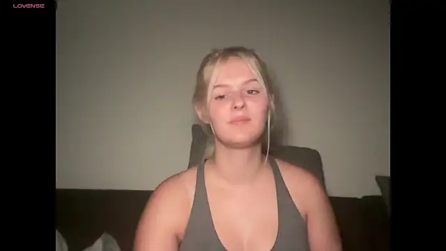 Allylove03 online show from November 1, 2025, 8:46 pm