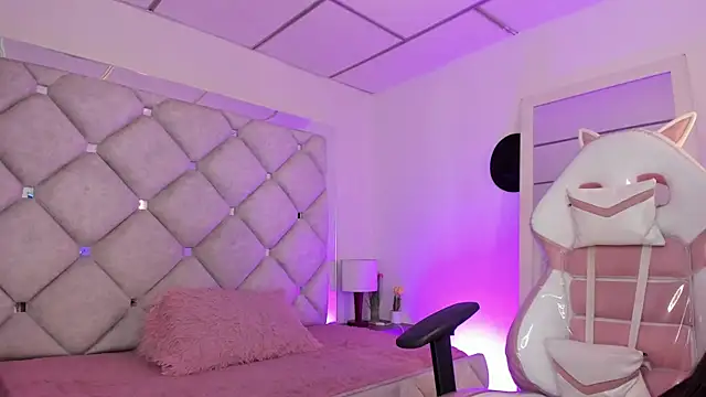 Snapshot of alessiaferry chatting on February 6, 2026, 7:32 pm alessiaferry online show from February 6, 2026, 7:32 pm