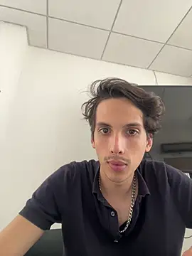 CamiloXx04 online show from February 26, 2026, 9:37 pm