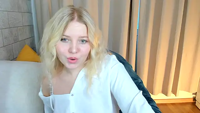 Snapshot of Eva_Kynu chatting on December 6, 2024, 7:59 am Eva Kynu online show from December 6, 2024, 7:59 am