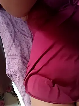 Snapshot of Grazzy85 chatting on February 6, 2025, 12:04 pm Grazzy85 online show from February 6, 2025, 12:04 pm