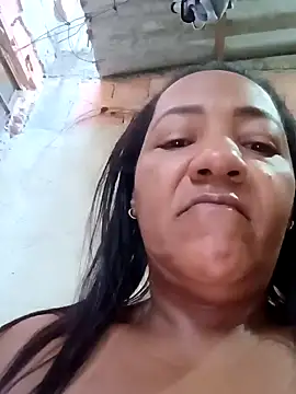 Snapshot of Grazzy85 chatting on February 14, 2025, 9:24 am Grazzy85 online show from February 14, 2025, 9:24 am