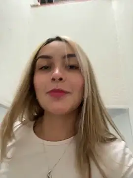 Snapshot of emma_oxford chatting on March 11, 2025, 8:42 pm emma oxford online show from March 11, 2025, 8:42 pm