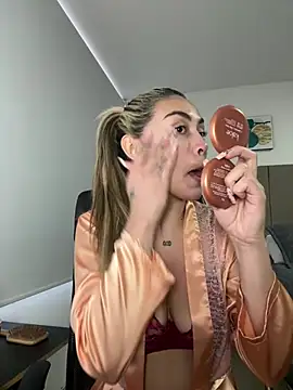 emma oxford online show from April 1, 2026, 10:28 pm