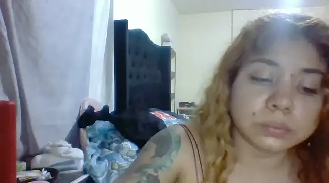 Snapshot of Jennxdolls chatting on January 28, 2025, 1:27 pm Jennxdolls online show from January 28, 2025, 1:27 pm