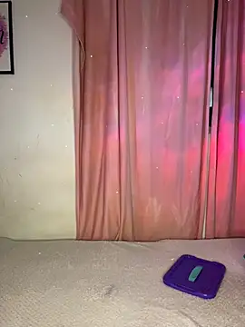 Snapshot of Ari_Martin chatting on November 29, 2025, 4:45 am Ari Martin online show from November 29, 2025, 4:45 am