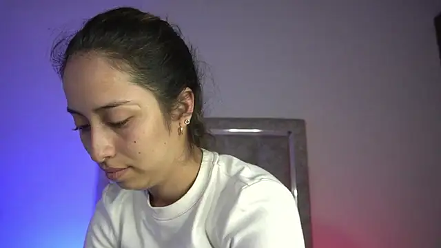 little-Emma online show from July 21, 2026, 11:39 pm
