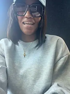 Snapshot of Black_Dolll chatting on July 14, 2026, 4:02 pm Black Dolll online show from July 14, 2026, 4:02 pm
