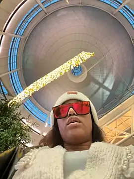 Snapshot of Black_Dolll chatting on November 6, 2025, 2:21 pm Black Dolll online show from November 6, 2025, 2:21 pm