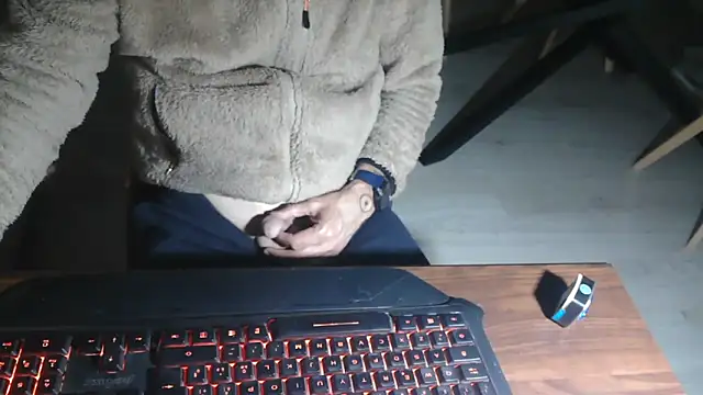 Adri gard online show from April 13, 2026, 8:24 pm