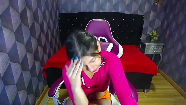 Snapshot of Lilyevansx chatting on March 20, 2025, 11:05 am Lilyevansx online show from March 20, 2025, 11:05 am