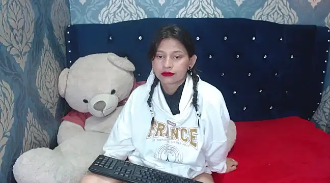 Snapshot of Lilyevansx chatting on March 16, 2025, 11:16 am Lilyevansx online show from March 16, 2025, 11:16 am
