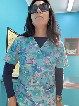 Snapshot of Reinacatchile chatting on February 20, 2026, 9:28 pm Reinacatchile online show from February 20, 2026, 9:28 pm