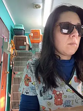 Snapshot of Reinacatchile chatting on February 16, 2026, 10:18 pm Reinacatchile online show from February 16, 2026, 10:18 pm