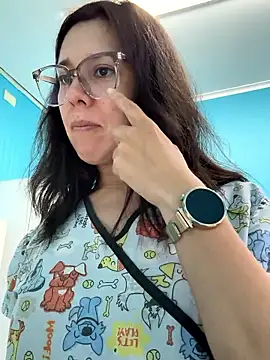 Snapshot of Reinacatchile chatting on January 15, 2026, 8:45 pm Reinacatchile online show from January 15, 2026, 8:45 pm