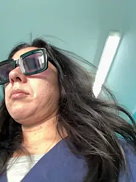 Snapshot of Reinacatchile chatting on February 13, 2026, 9:59 pm Reinacatchile online show from February 13, 2026, 9:59 pm