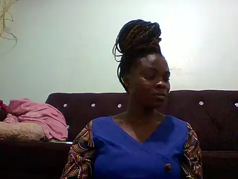 sexxyqueenn22 online show from October 19, 2025, 2:42 pm