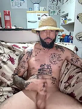 Leonpicudo online show from March 13, 2026, 3:11 am