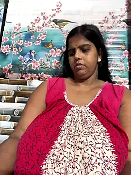 Beauty-queen online show from September 18, 2025, 10:40 am