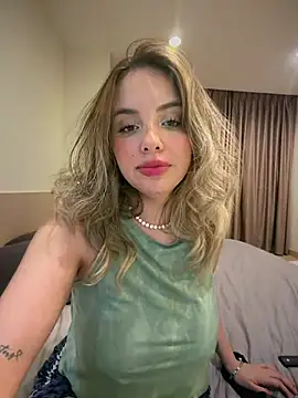 Snapshot of Alirawrz chatting on February 6, 2026, 5:42 pm Alirawrz online show from February 6, 2026, 5:42 pm