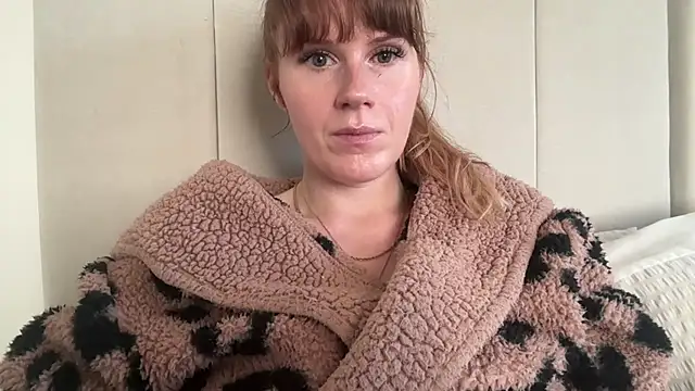 redheadrosie69 online show from November 13, 2025, 10:08 am