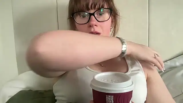 redheadrosie69 online show from April 4, 2026, 10:22 am