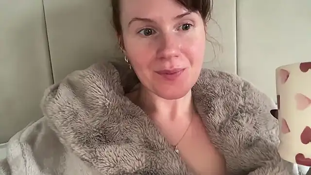 redheadrosie69 online show from January 13, 2026, 12:20 pm