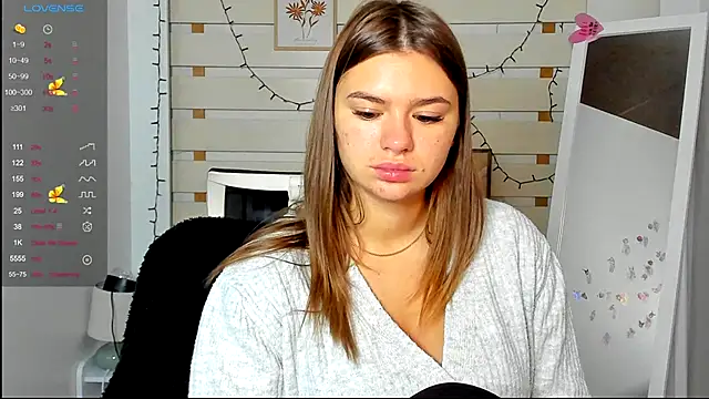 Snapshot of Josephine_Kiss chatting on October 22, 2025, 12:15 pm Josephine Kiss online show from October 22, 2025, 12:15 pm