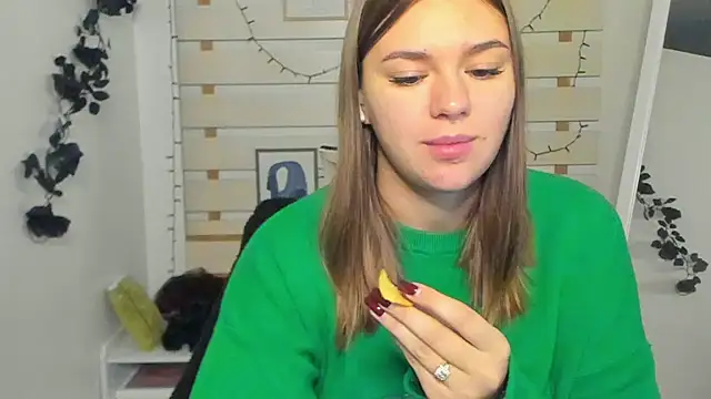 Snapshot of Josephine_Kiss chatting on November 11, 2025, 7:25 am Josephine Kiss online show from November 11, 2025, 7:25 am