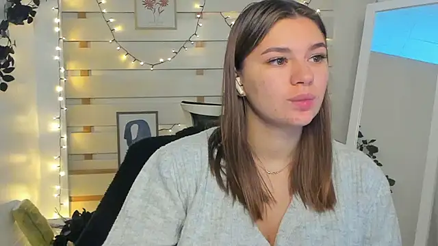 Snapshot of Josephine_Kiss chatting on November 12, 2025, 12:53 pm Josephine Kiss online show from November 12, 2025, 12:53 pm