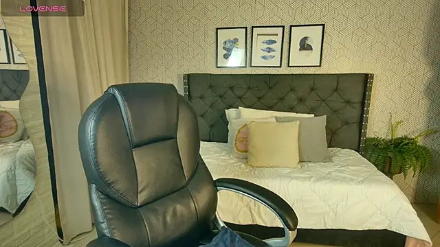 Snapshot of sussy__stone chatting on January 6, 2025, 12:46 pm sussy stone online show from January 6, 2025, 12:46 pm