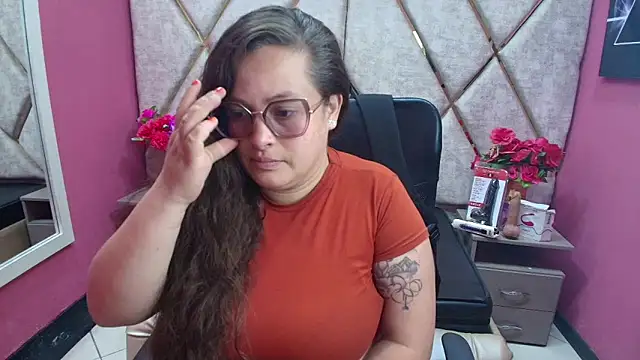 SaraThomso online show from December 15, 2025, 2:34 pm