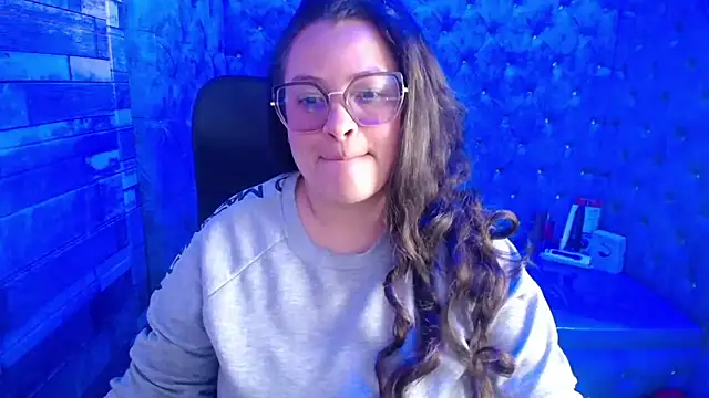 Snapshot of SaraThomso chatting on September 18, 2025, 3:31 am SaraThomso online show from September 18, 2025, 3:31 am